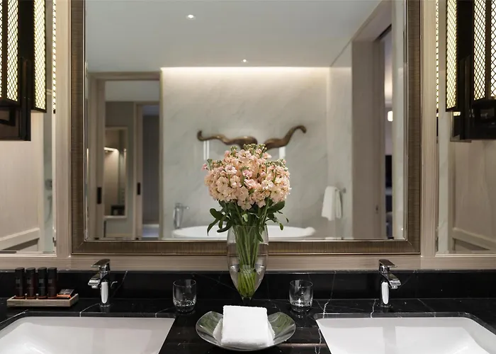 Hotel Sindhorn Kempinski 5*